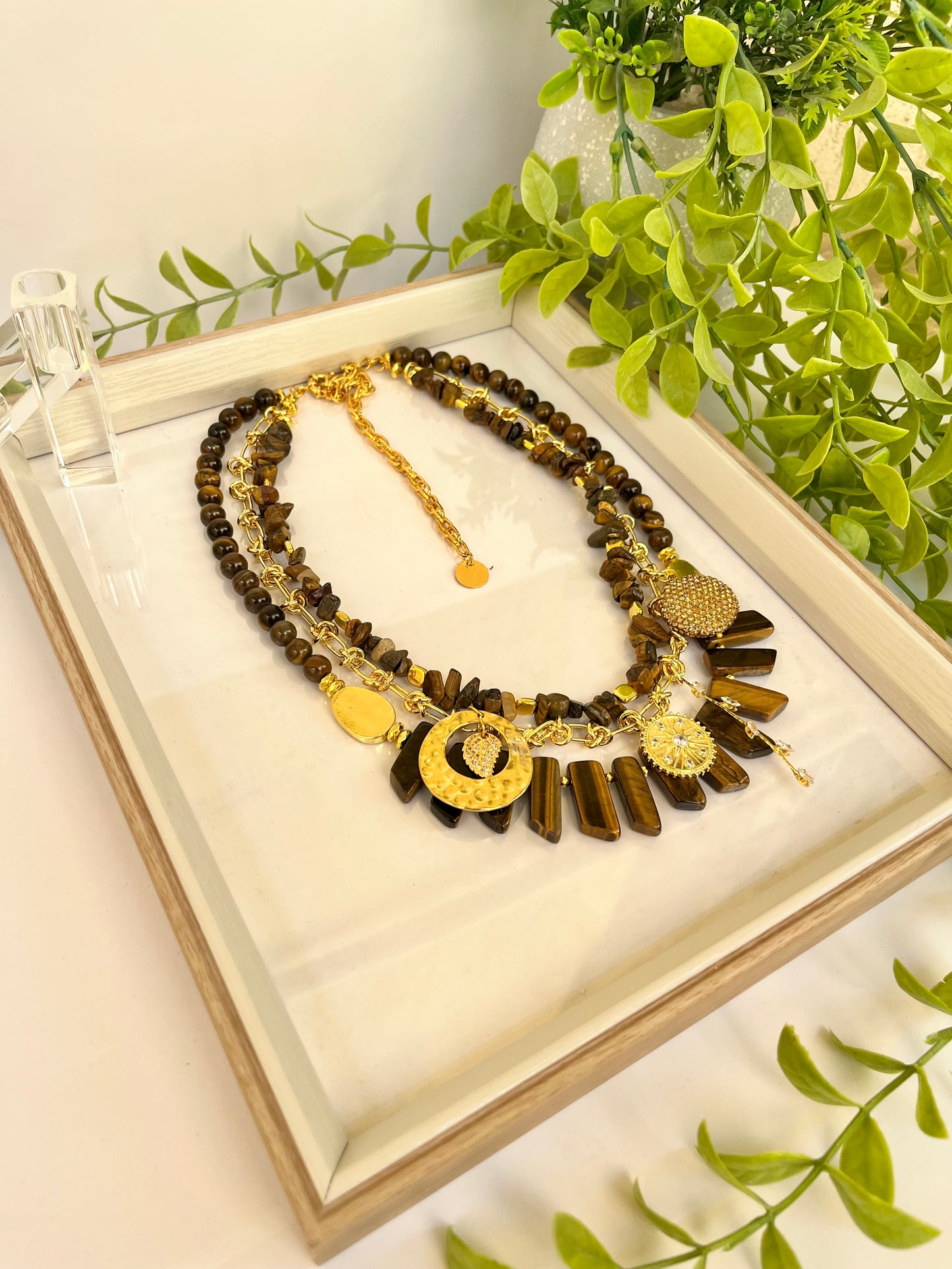 Aaila necklace