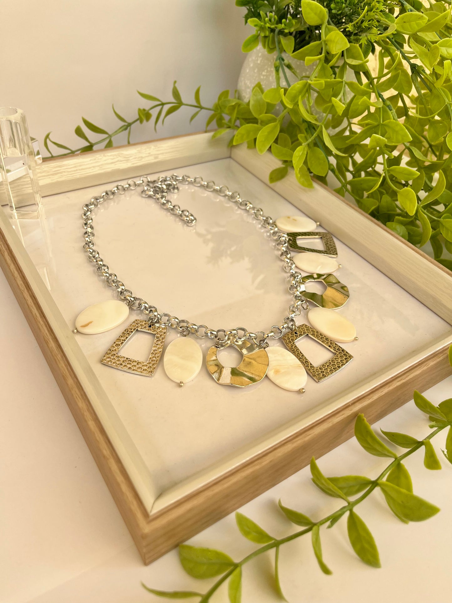 Raghda necklace