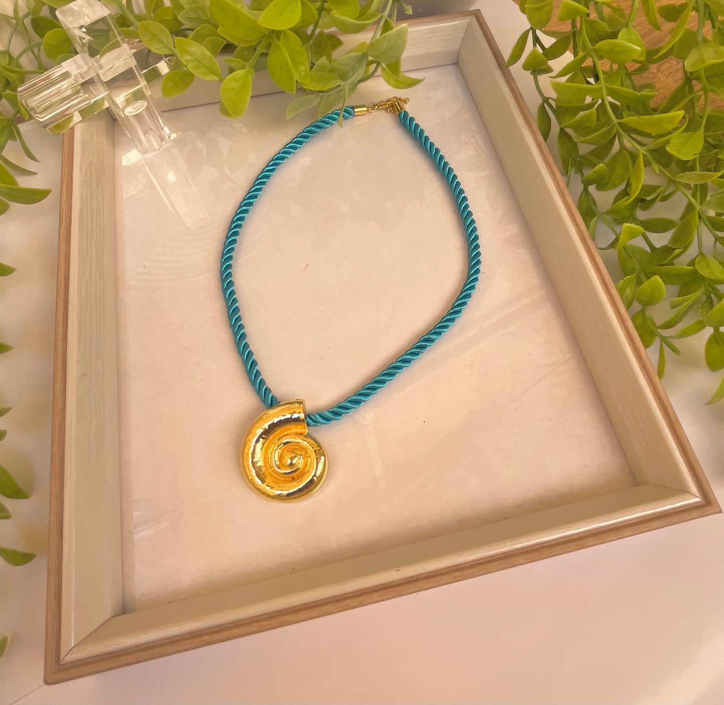 Turquoise shell rope