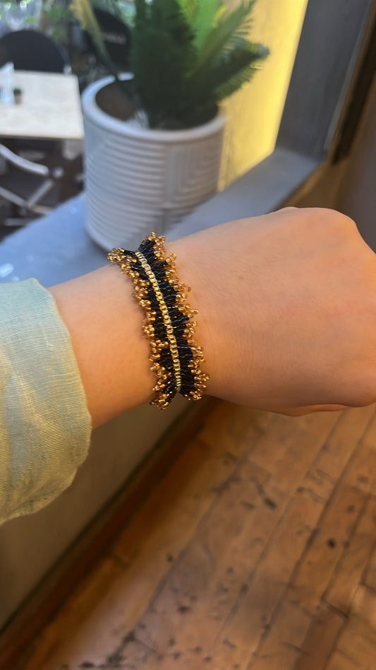Rays bracelet-in black