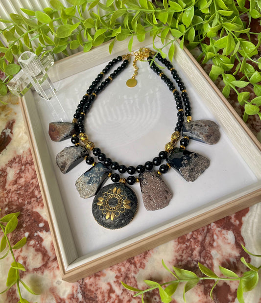 Iris necklace