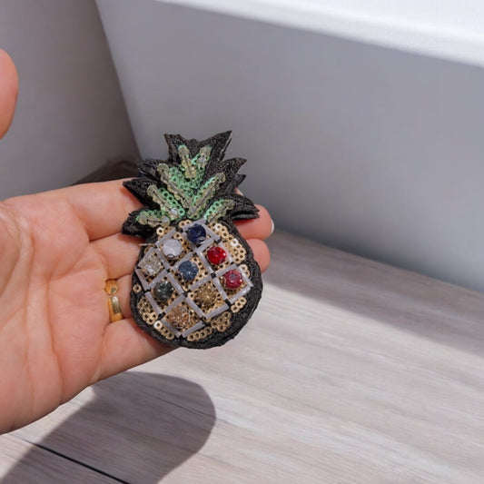 Pineapple pin