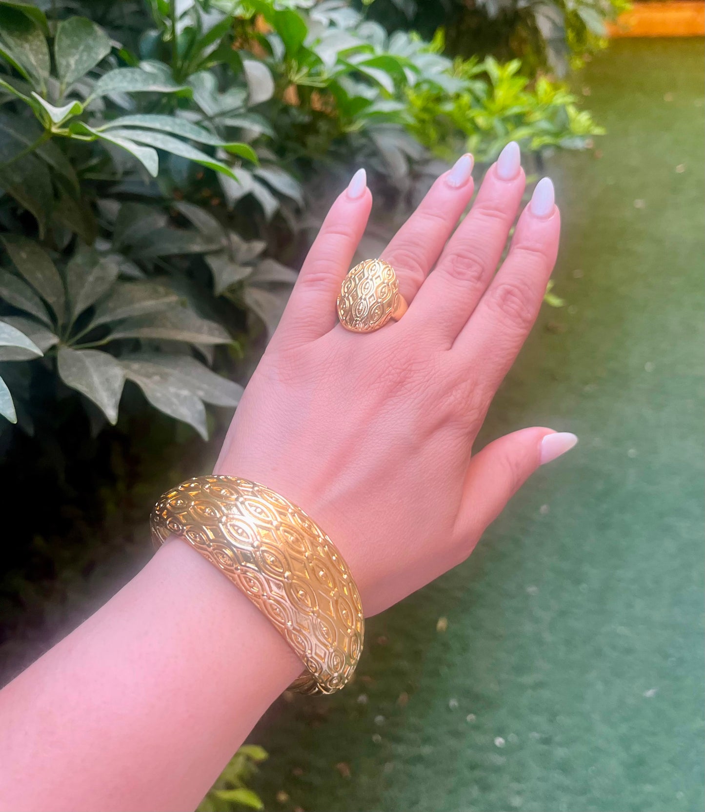 Royal Textured Gold Bangle & Ring Set