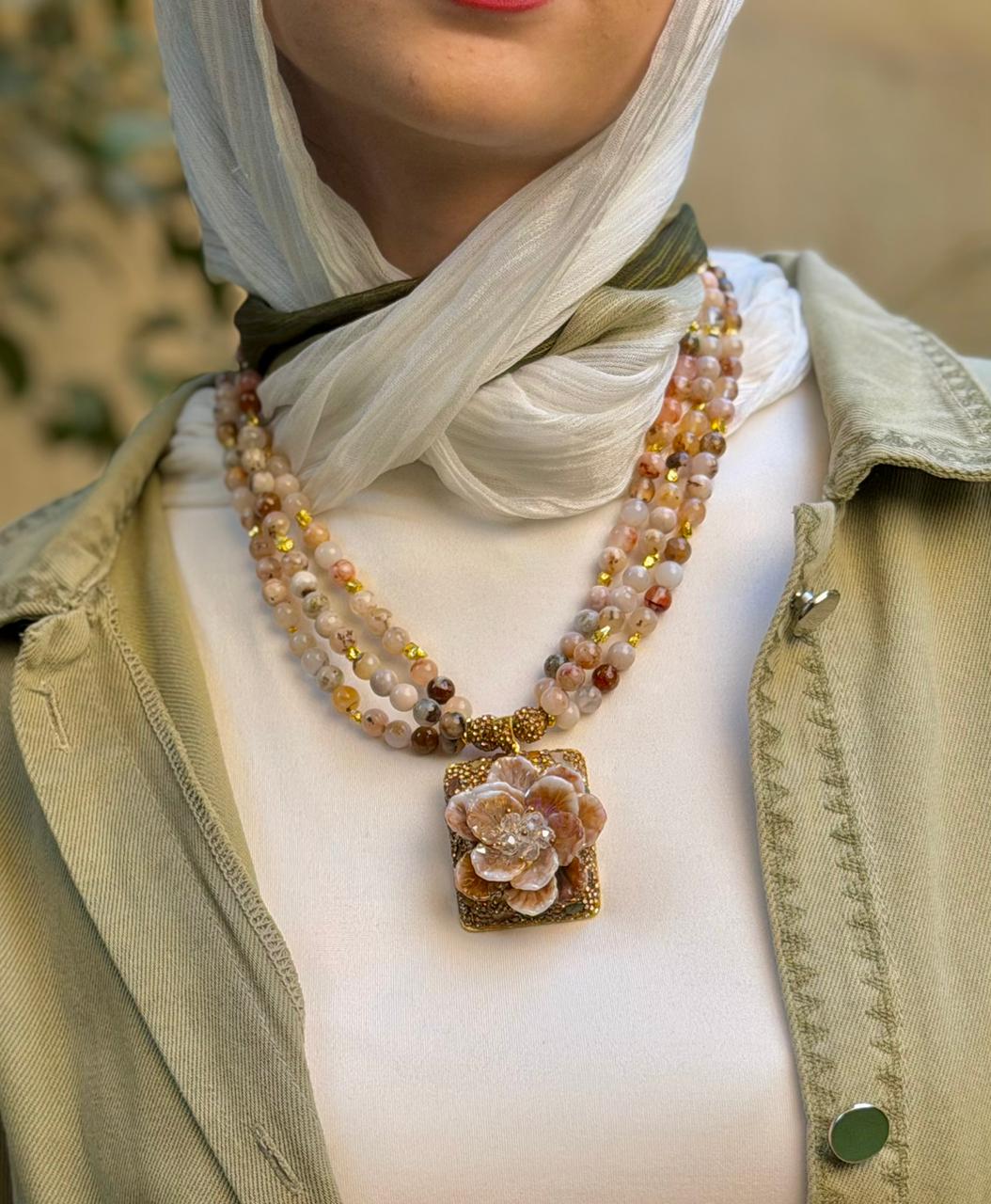 "لوتس" (Lotus)