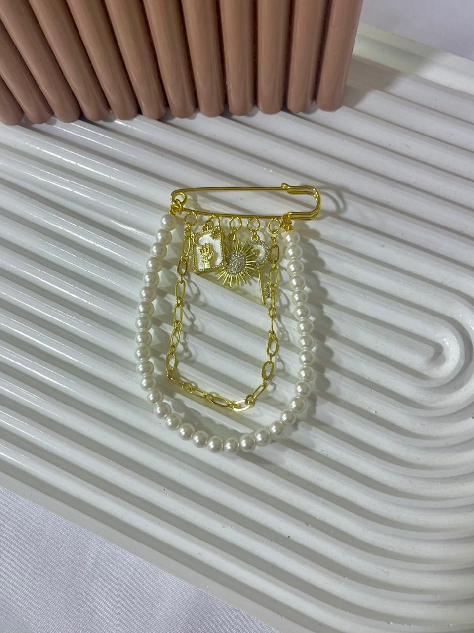 White pin
