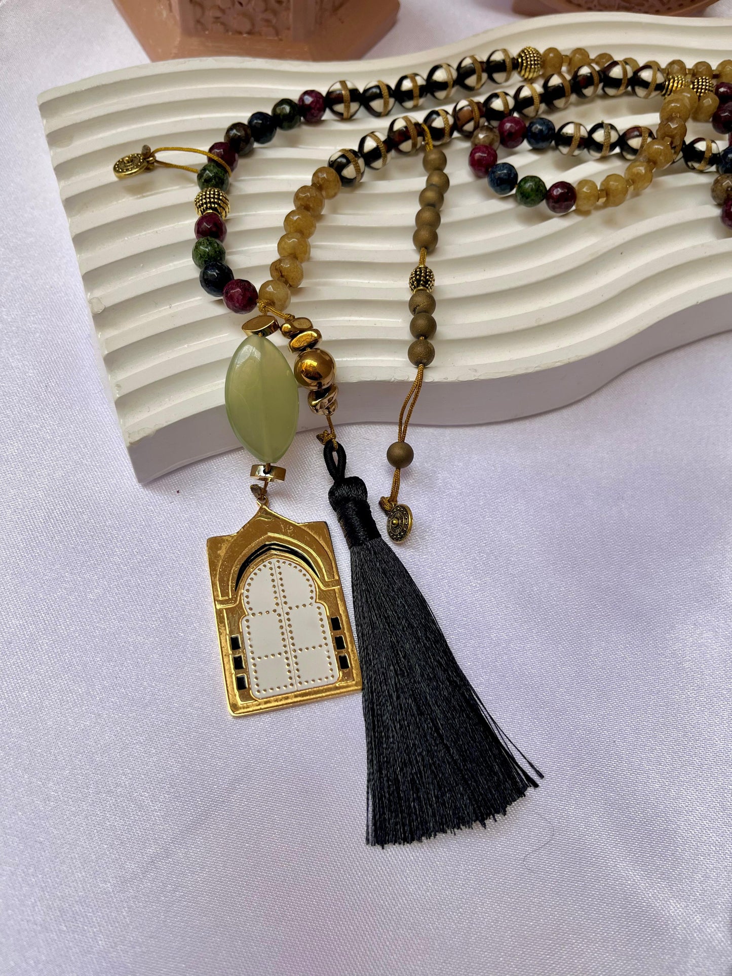 Gilded Blessings (بركات مُذهّبة)